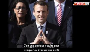 Macron fait un signe occulte