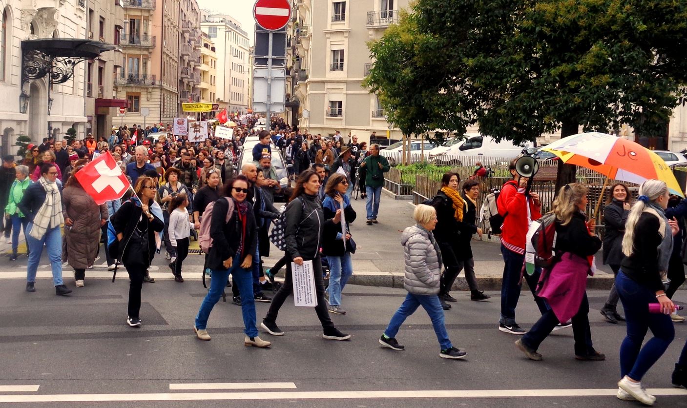 Manifestation anti pass sanitaire dans les rues de Genève